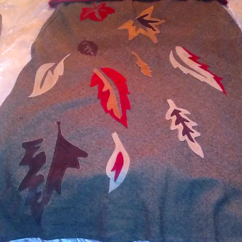 8 long skirt Studio Ease w/leaves